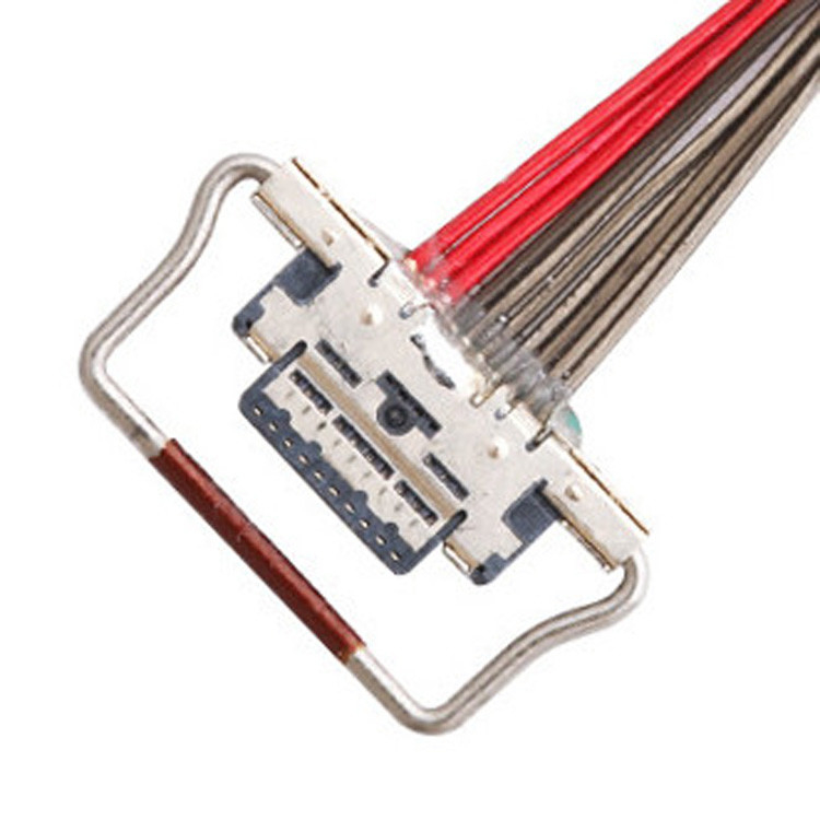 Een 10-pins LVDS micro-coaxiële kabel met een lengte van 150 mm, I-PEX-connector met 0,4 mm pitch, geïdentificeerd als 20633-310T-01S