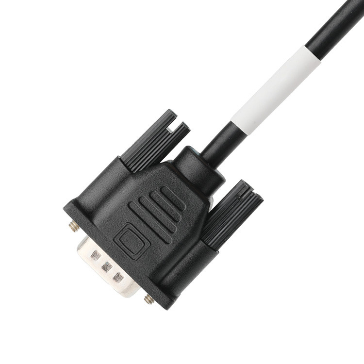 D-SUB-9Pin Mannelijke connector met soldeertype, witte rubberen kern en nikkelgeplatte schelp naar D-SUB-9Pin Vrouwelijke connector
