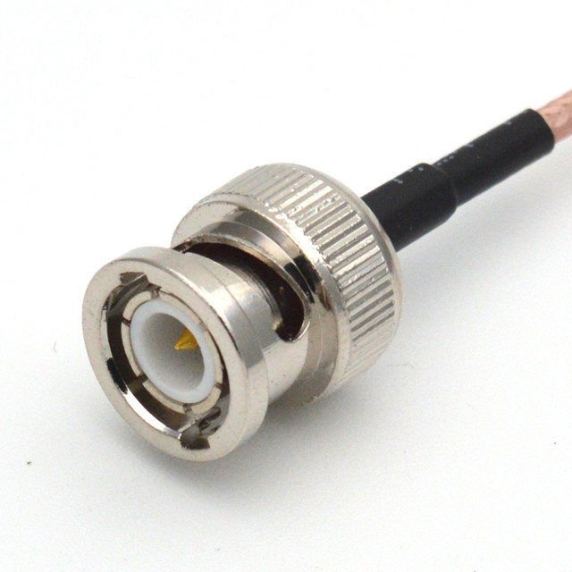 D-SUB-9Pin Mannelijke connector met soldeertype, witte rubberen kern en nikkelgeplatte schelp naar D-SUB-9Pin Vrouwelijke connector